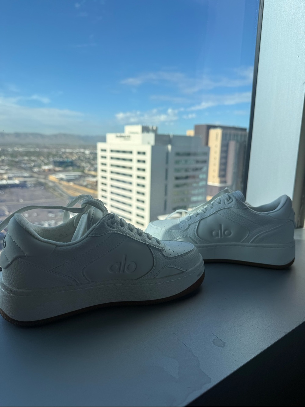 ALO Yoga unisex recovery mode Platform Sneakers